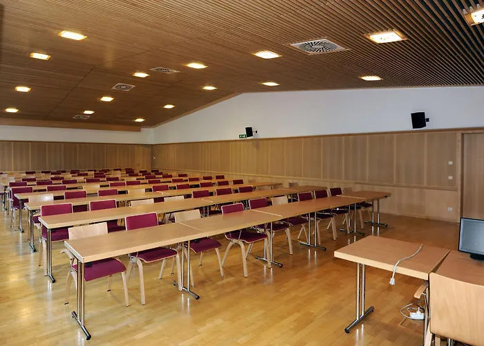 Austrian Sports Resort, Bsfz Hostal